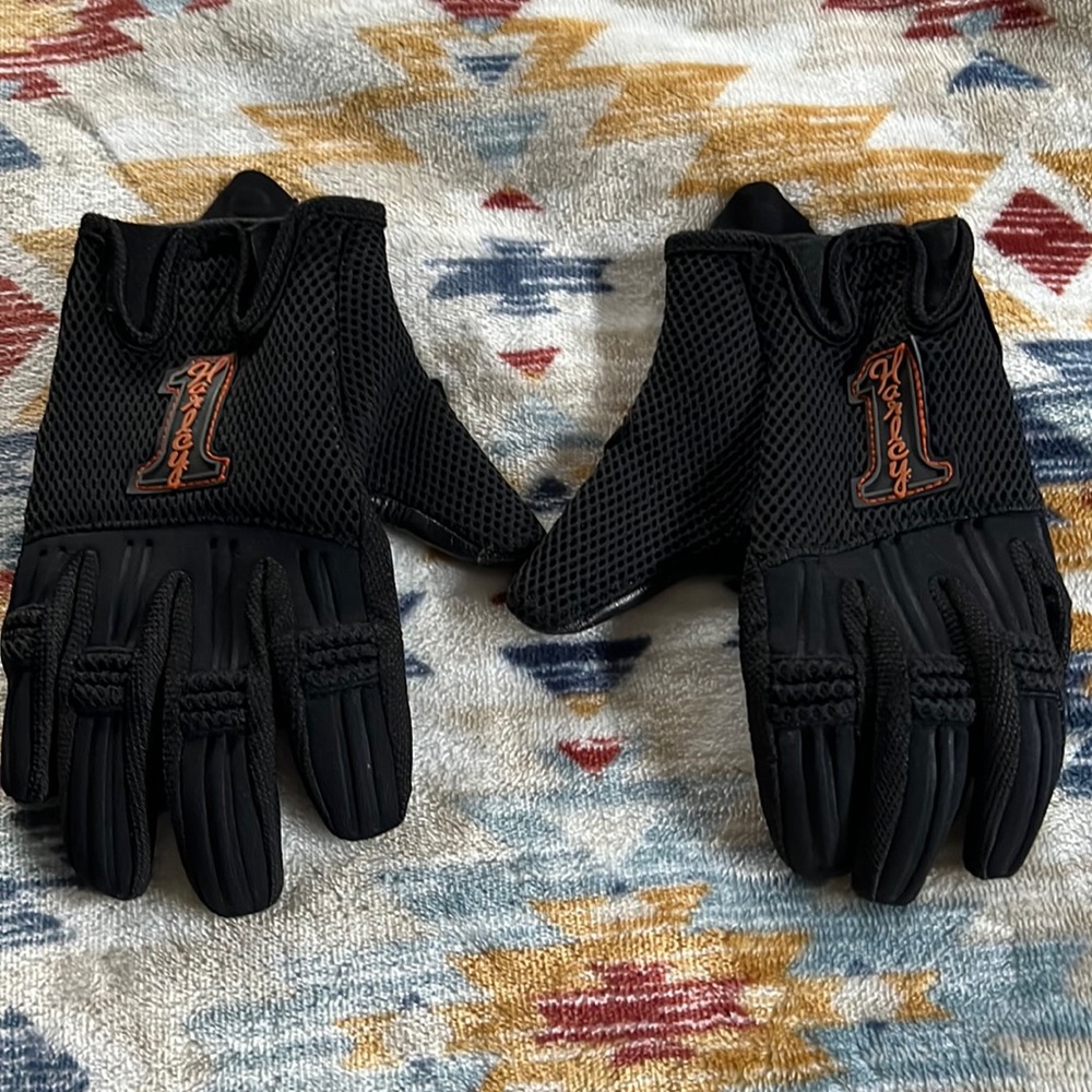 Harley Davidson leather stretch gloves!